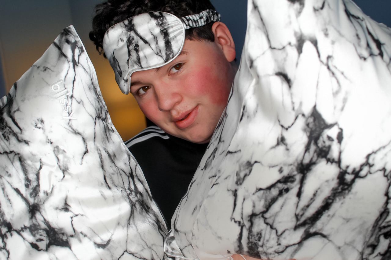 @brockanthonyofficial partners with Blissy silk pillowcase